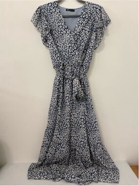 PrettyGarden Flutter Sleeve Maxi Dress Sz M Blue White EUC